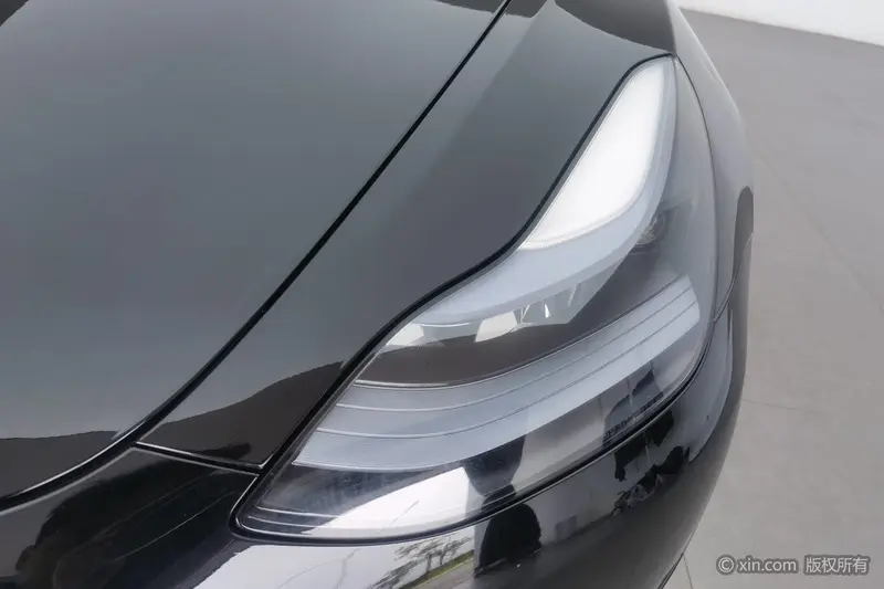 Tesla Model 3 — фото 5