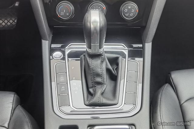 Volkswagen Magotan 2017 330 TSI DSG Leading — фото 15