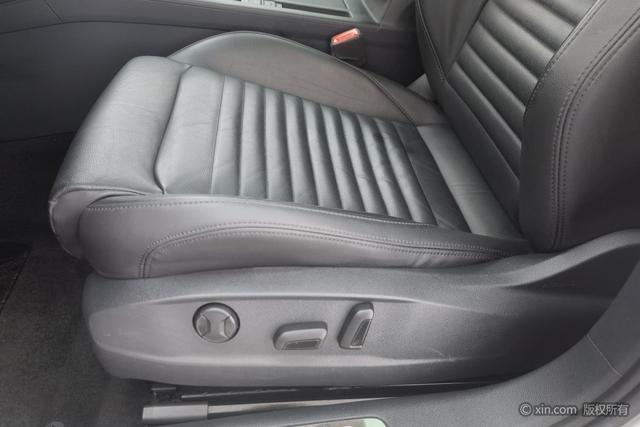 Volkswagen Magotan 2017 330 TSI DSG Leading — фото 18