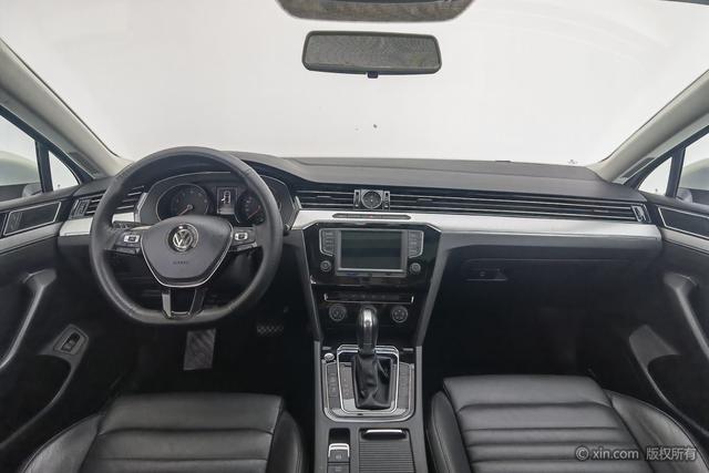 Volkswagen Magotan 2017 330 TSI DSG Leading — фото 12
