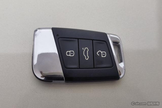Volkswagen Magotan 2017 330 TSI DSG Leading — фото 6
