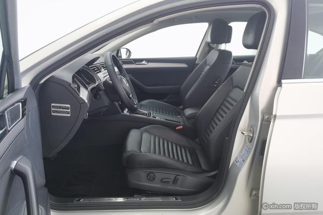 Volkswagen Magotan 2017 330 TSI DSG Leading — фото 17