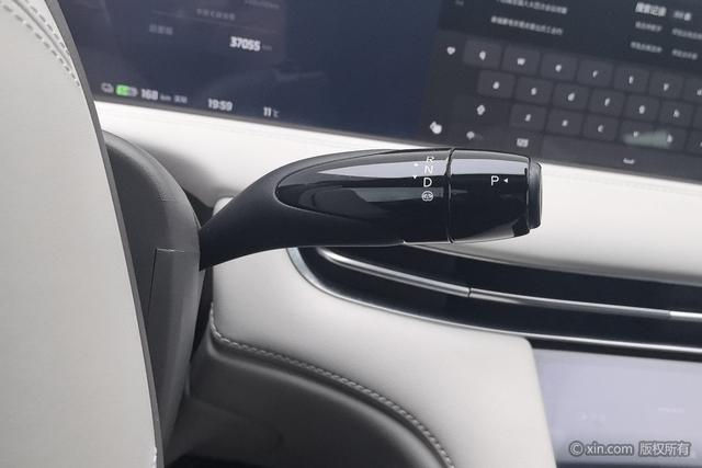 Zhiji Automobile Zhiji LS7 2023 Желтый из Китая, фото 3