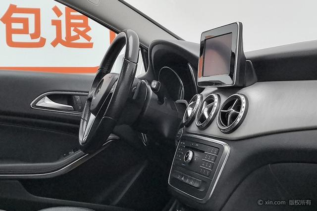 Mercedes-Benz GLA 2016 GLA 200 — фото 17