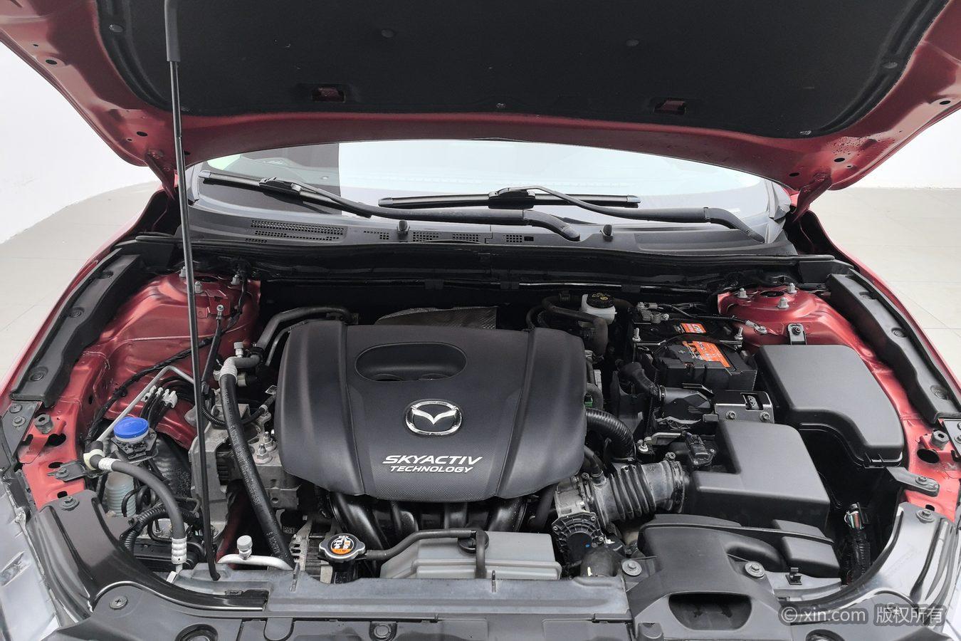Mazda Mazda3 3 2017 1.5L AT Luxury V