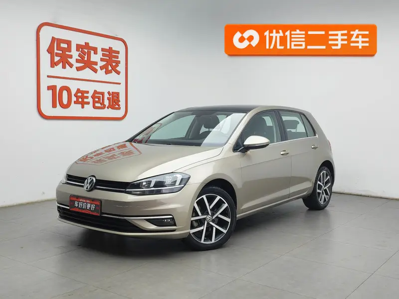 Volkswagen Golf 230 TSI AT Luxury