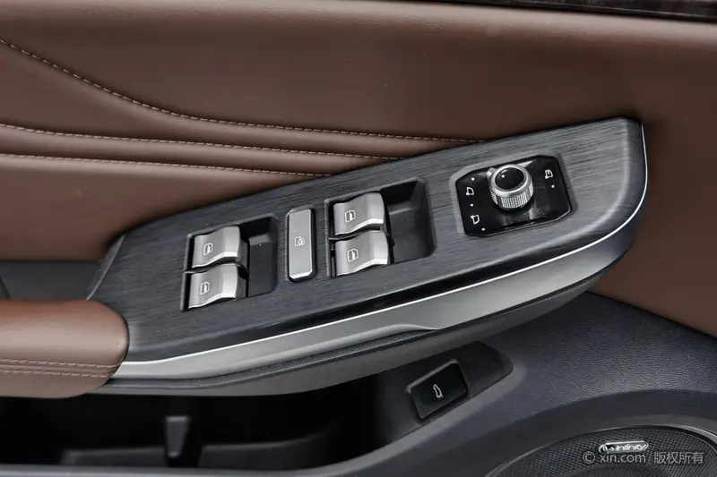 WEY VV 5 2.0 T 2 WD Flagship V — фото 17