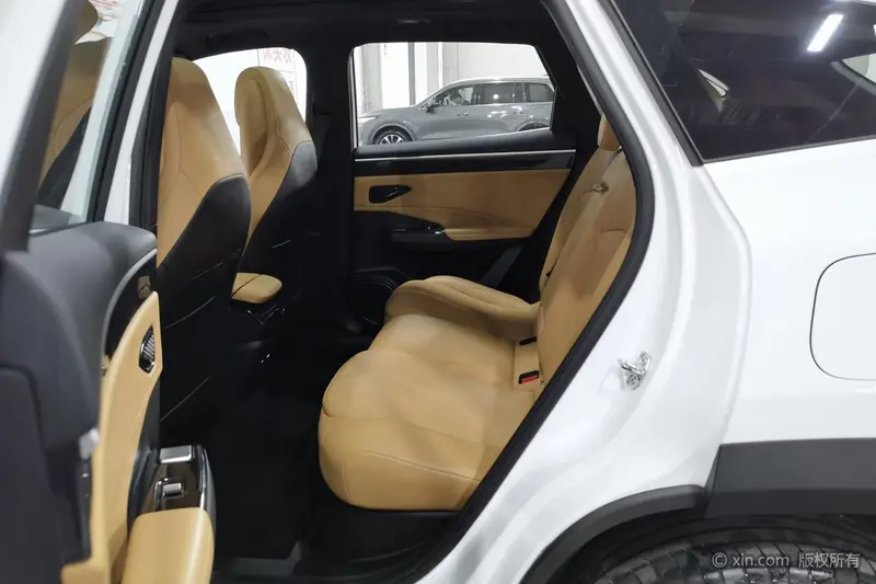 Geely Galaxy L7 — фото 12