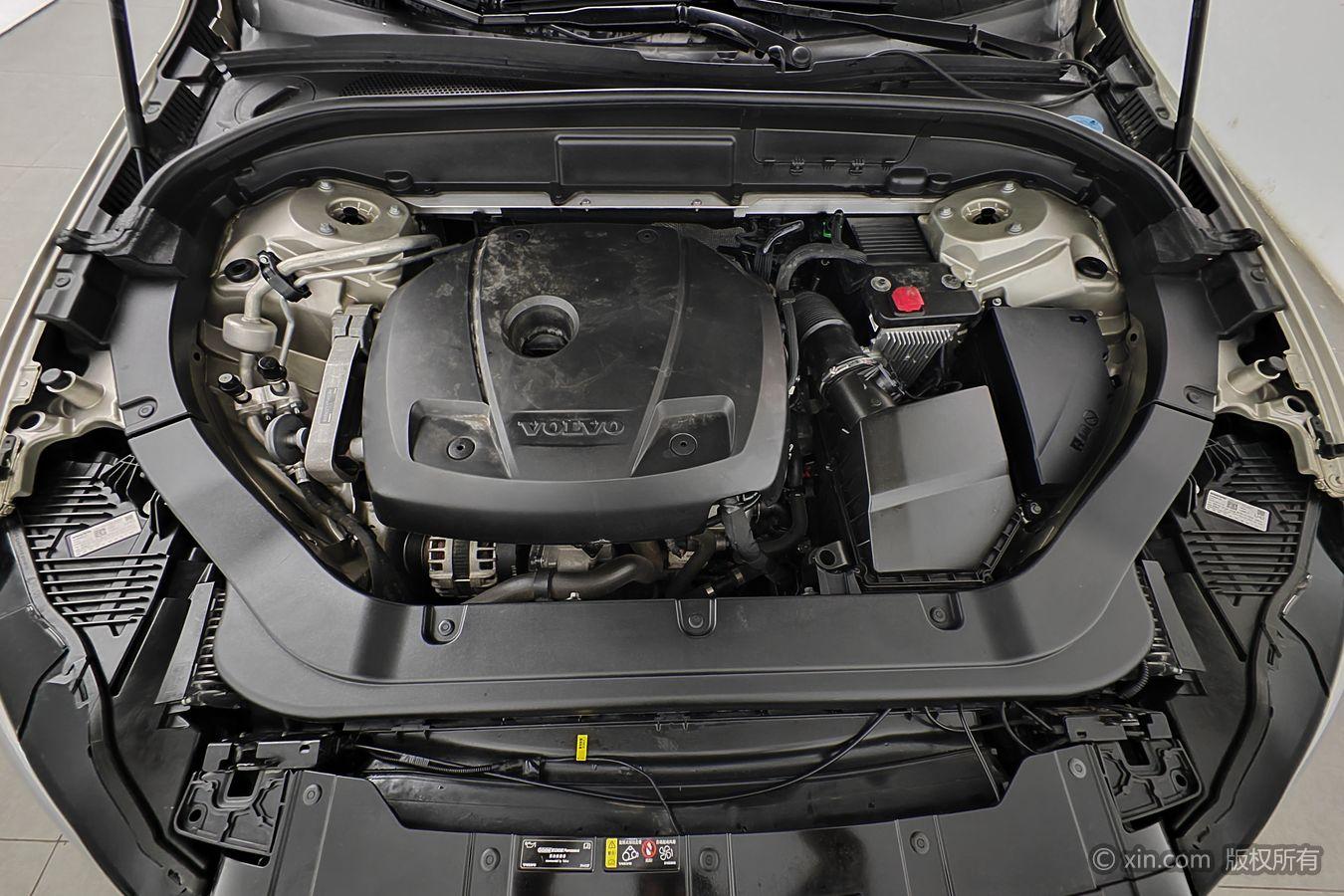 Volvo XC60 2019 T5 V