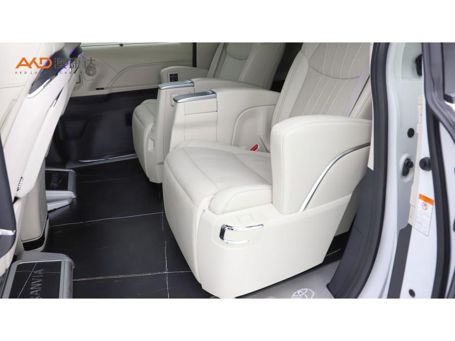 Toyota Granvia 2024 2.5L ULTRA