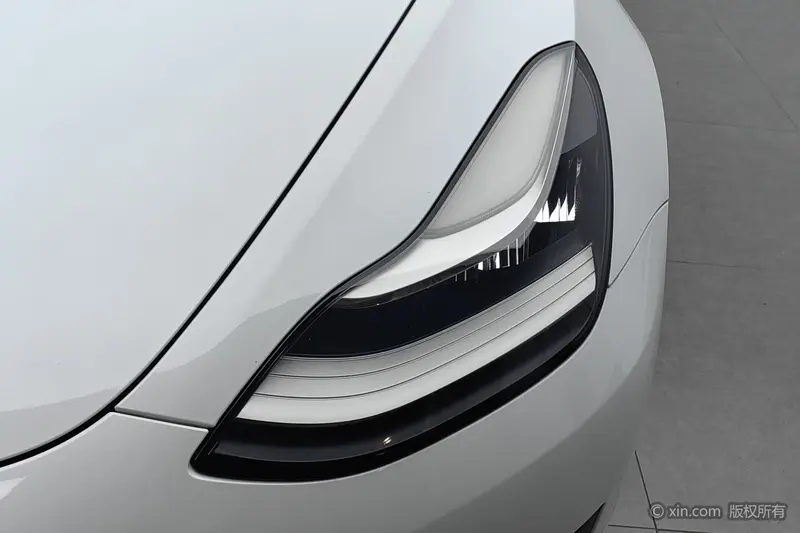 Tesla Model 3 — фото 5