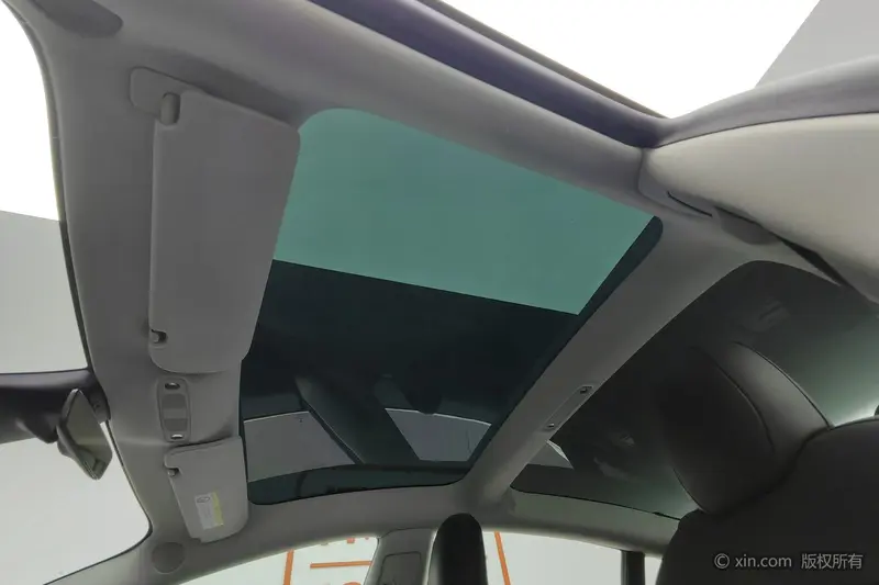 Tesla Model 3 — фото 14
