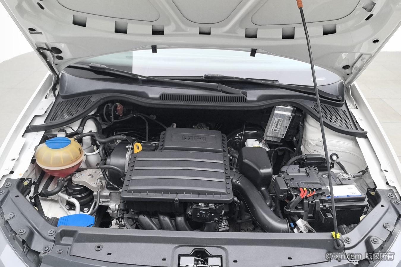 Volkswagen Polo 2014 1.4L AT Comfort