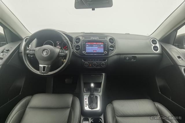 Volkswagen Tiguan 2016 300 TSI AT 2 WD — фото 12