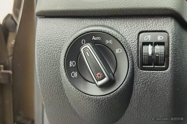 Volkswagen Tiguan 2016 300 TSI AT 2 WD — фото 15