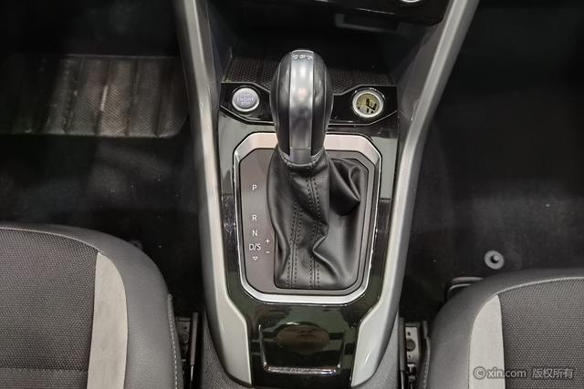 Volkswagen T-Roc 2022 280 TSI DSG 2 WD PLUS — фото 16
