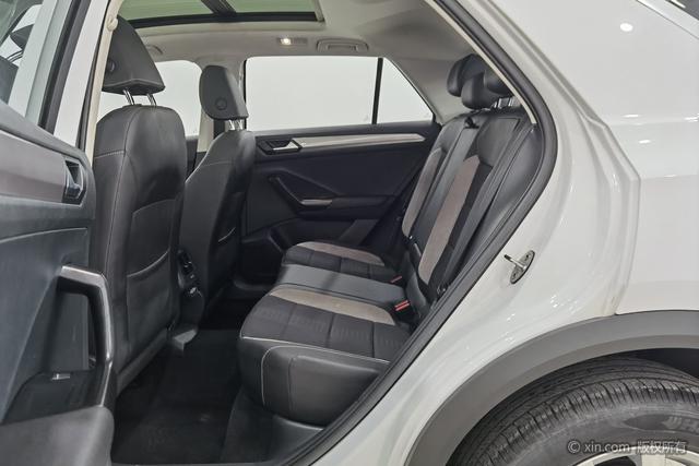 Volkswagen T-Roc 2022 280 TSI DSG 2 WD PLUS — фото 19
