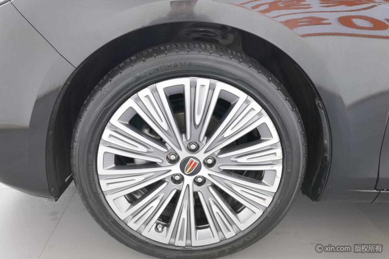 Hongqi H5 2022 1.8T AT