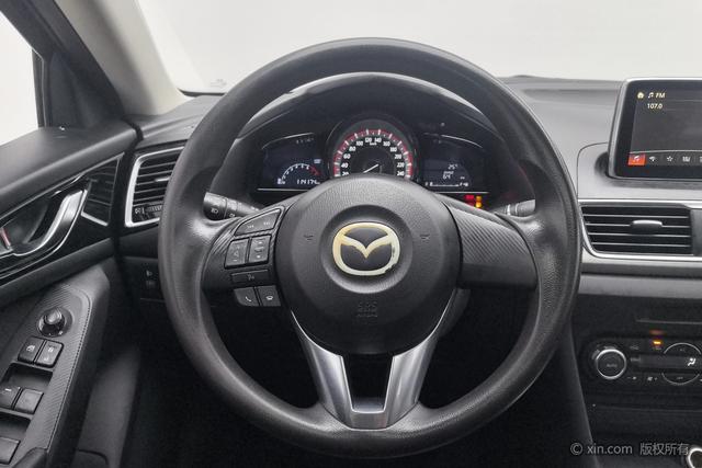 Mazda 3 2016 1.5 L MTLuxury — фото 14