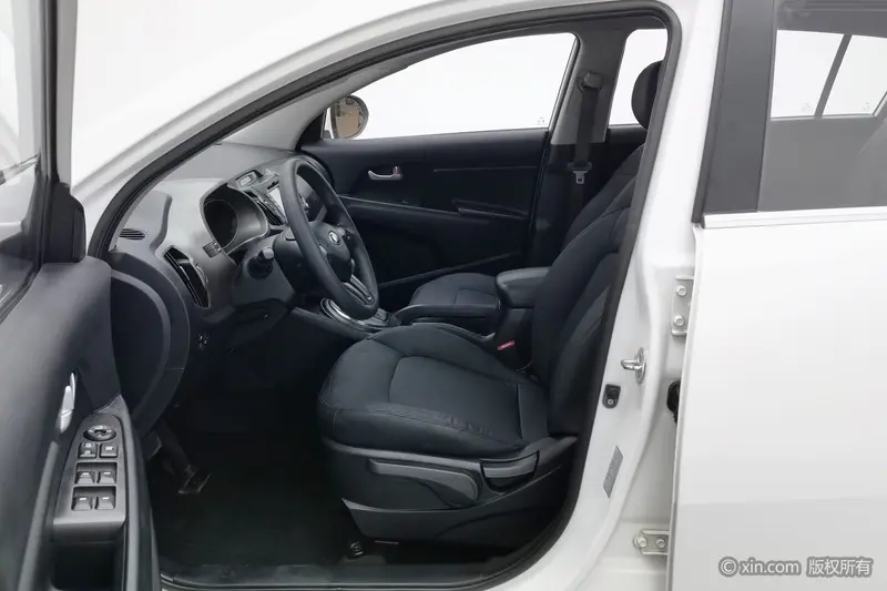 Kia Sportage — фото 12