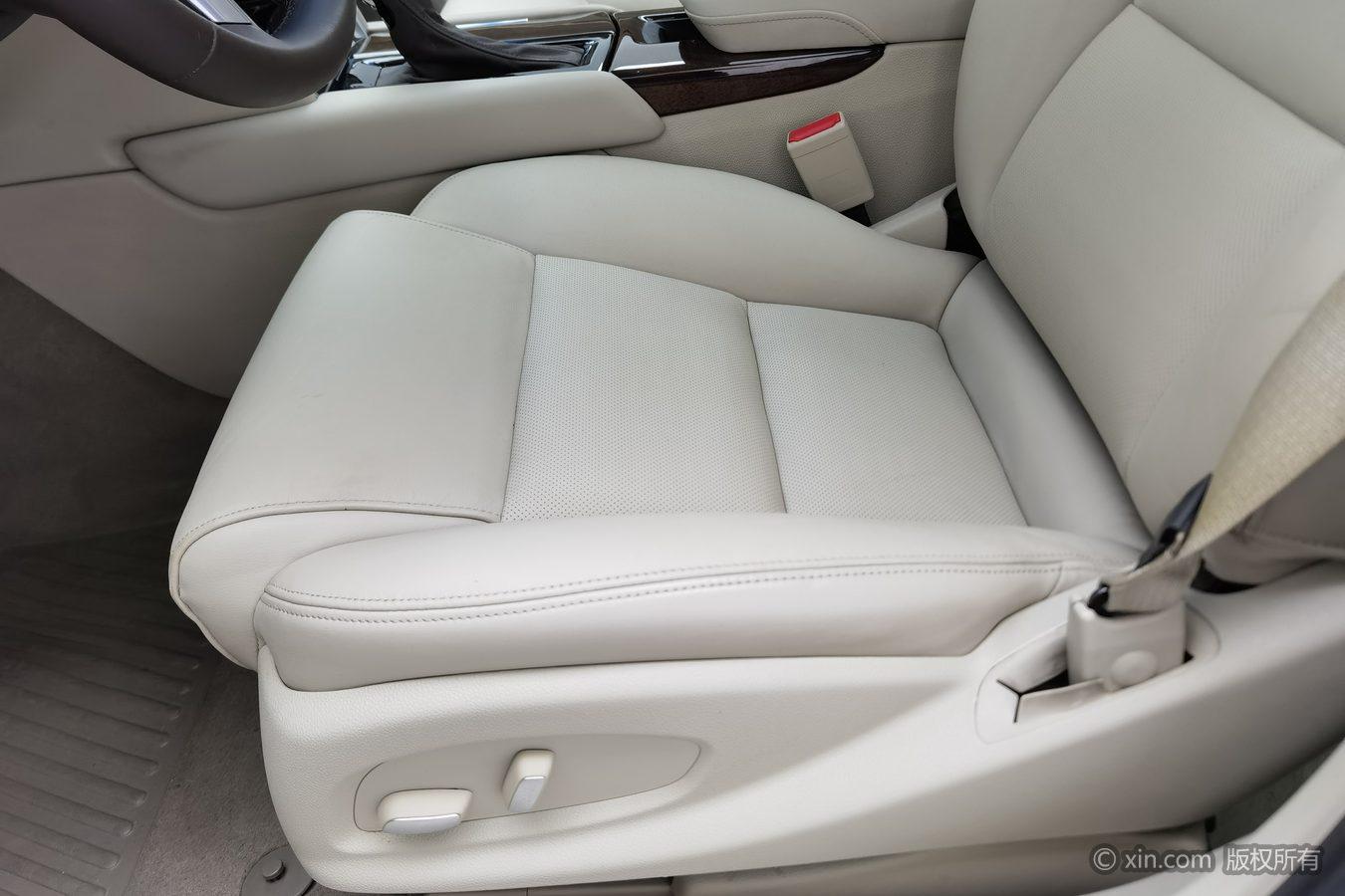 Cadillac XTS 2015 28T Комфорт