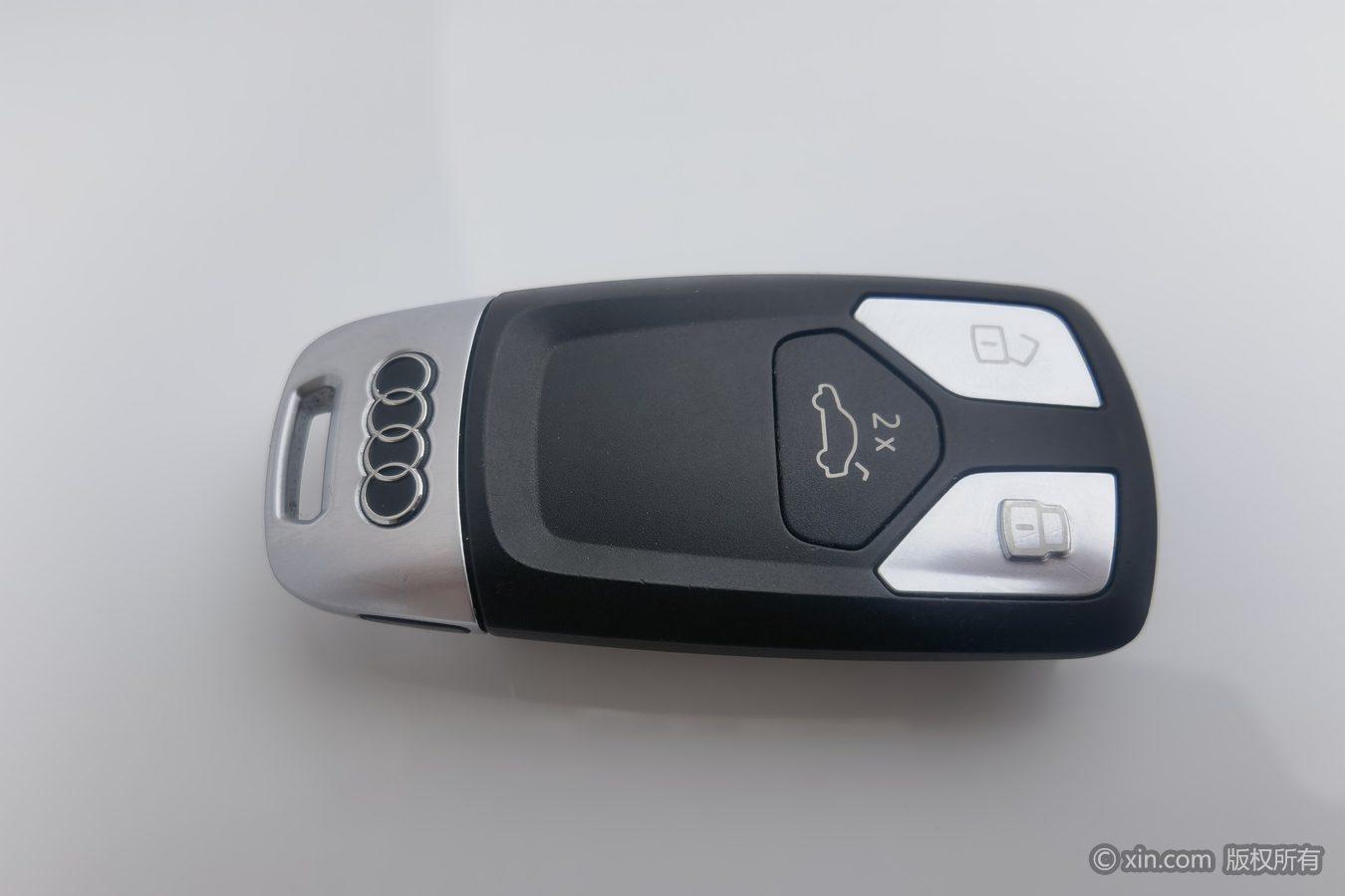 Audi Q5L id 4451678 из Китая 8