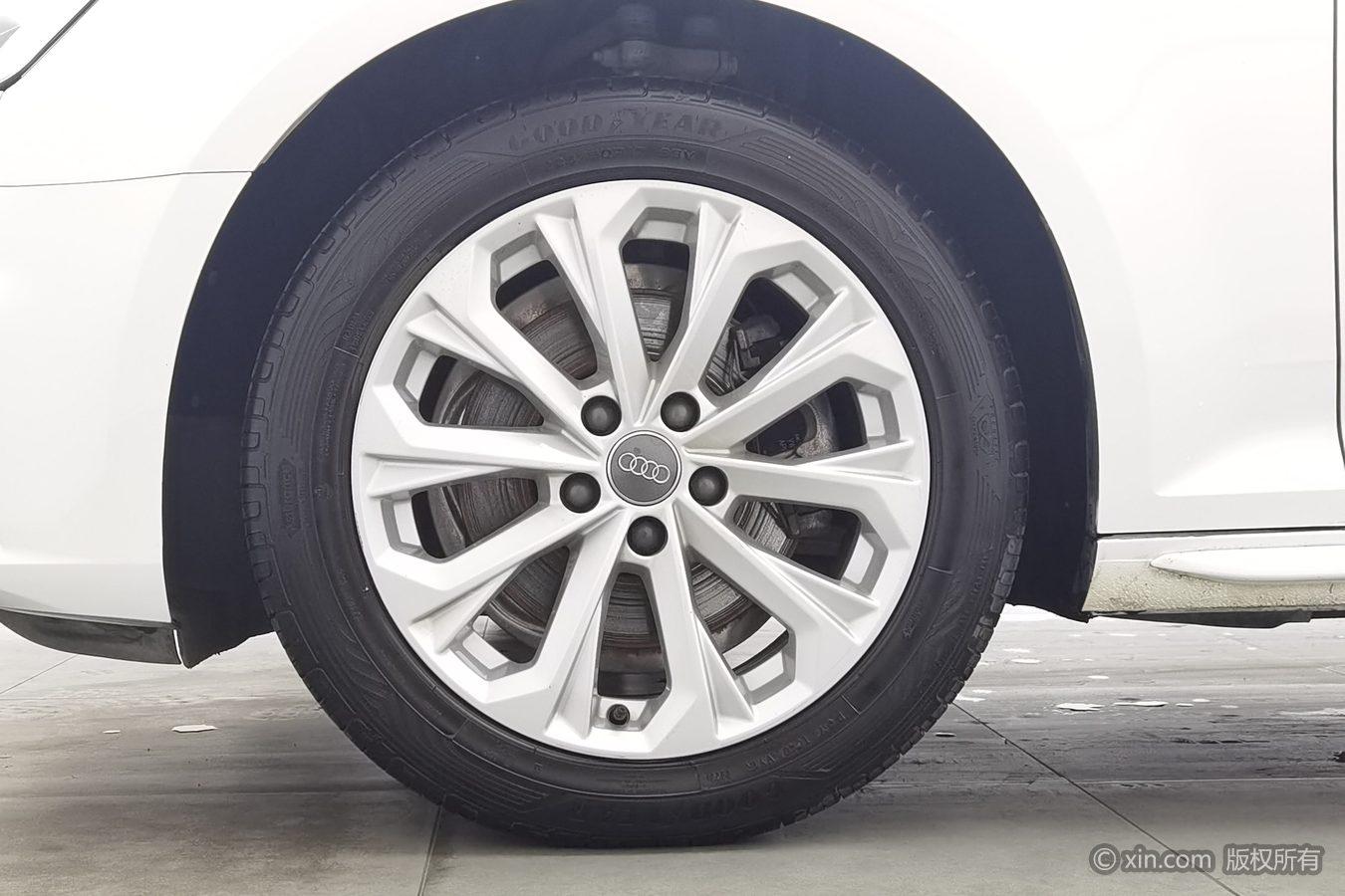 Audi A4L 2019 40 TFSI VI