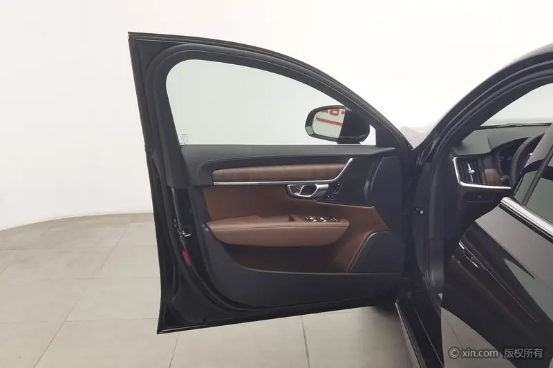 Volvo S90 — фото 16