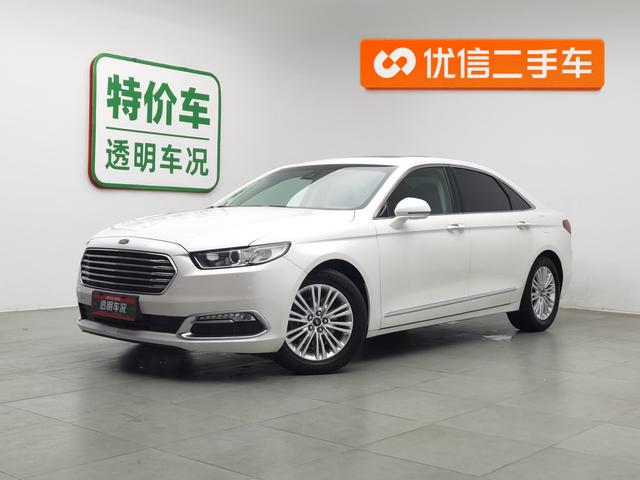 Ford Taurus 2017 года выпуска
