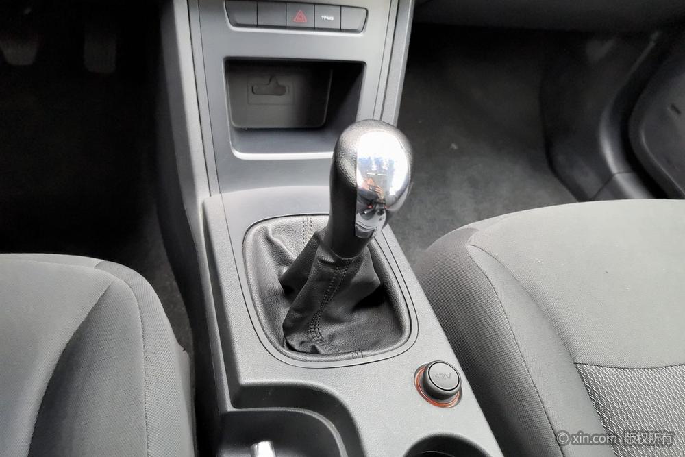 Roewe 350, фото 15
