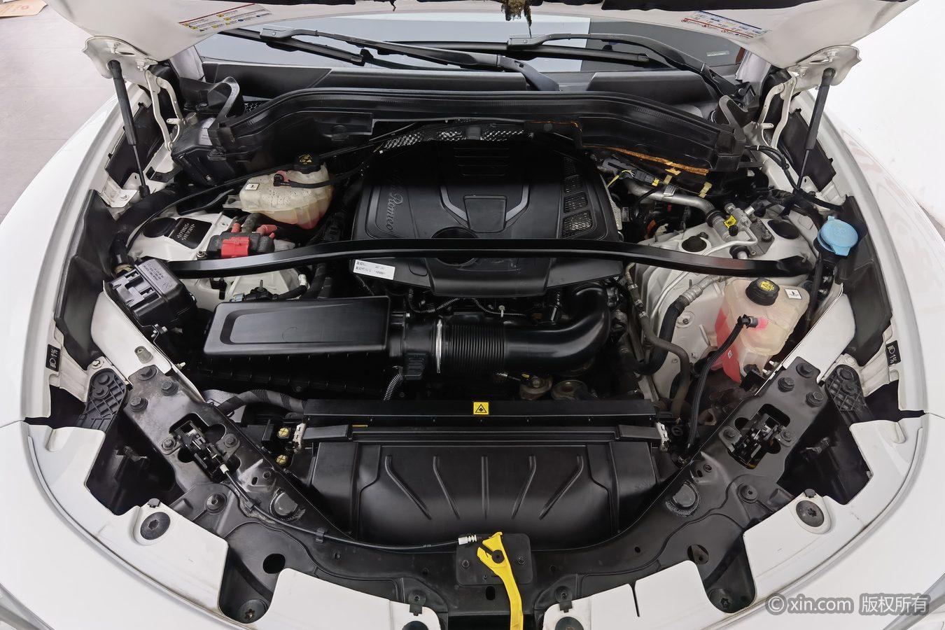 Alfa Romeo Stelvio 2017 2.0T 200HP Luxury