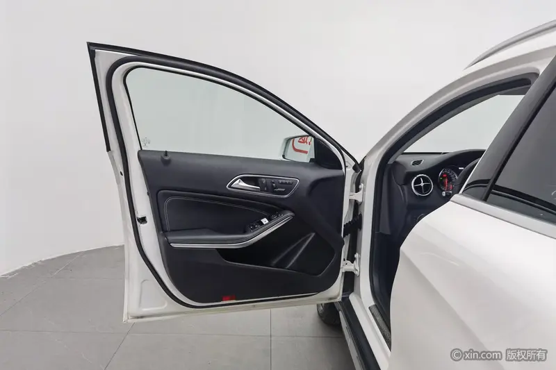 Mercedes-Benz GLA — фото 15