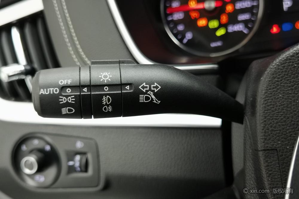 Roewe RX5, фото 17