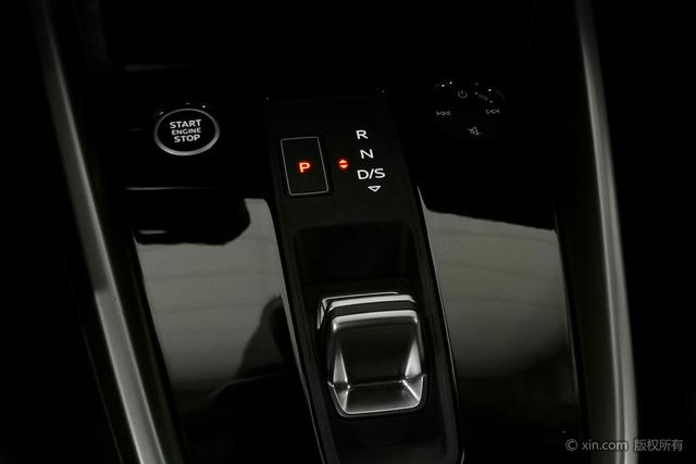 Audi A3 2023 Sportback 35 TFSI Sport — фото 15