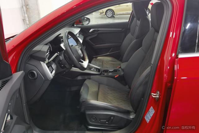 Audi A3 2023 Sportback 35 TFSI Sport — фото 18