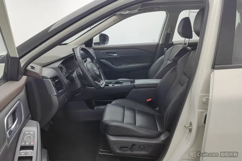 Nissan X-Trail — фото 12