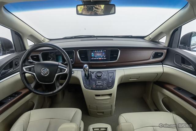 Buick GL8 2017 25 S Premium V — фото 13