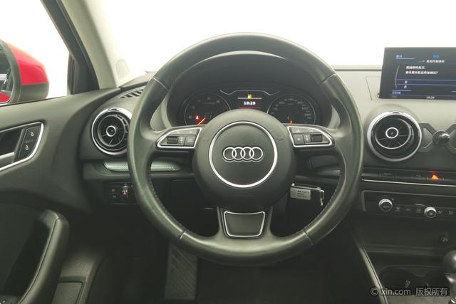 Audi A3 2015 Limousine 45 TFSI S line Luxury — фото 14