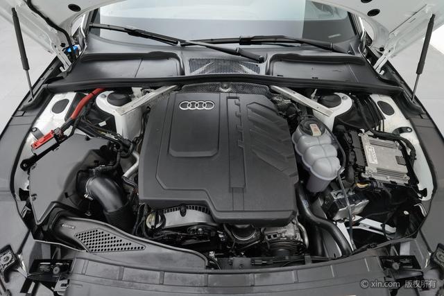 Audi A4L 2024 40 TFSI — фото 5