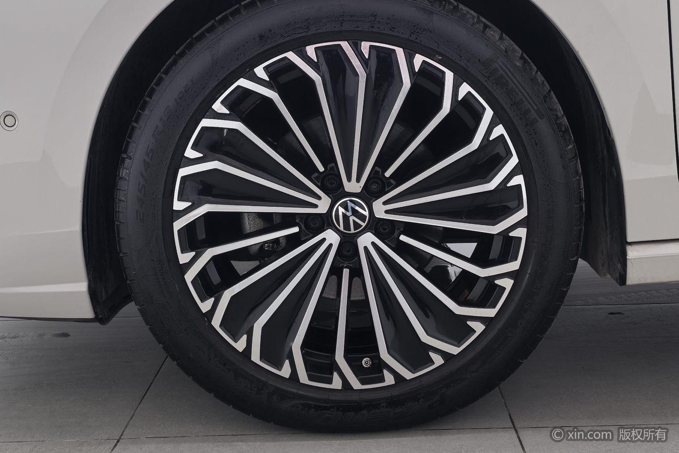 Volkswagen Passat 2025 Pro 380TSI
