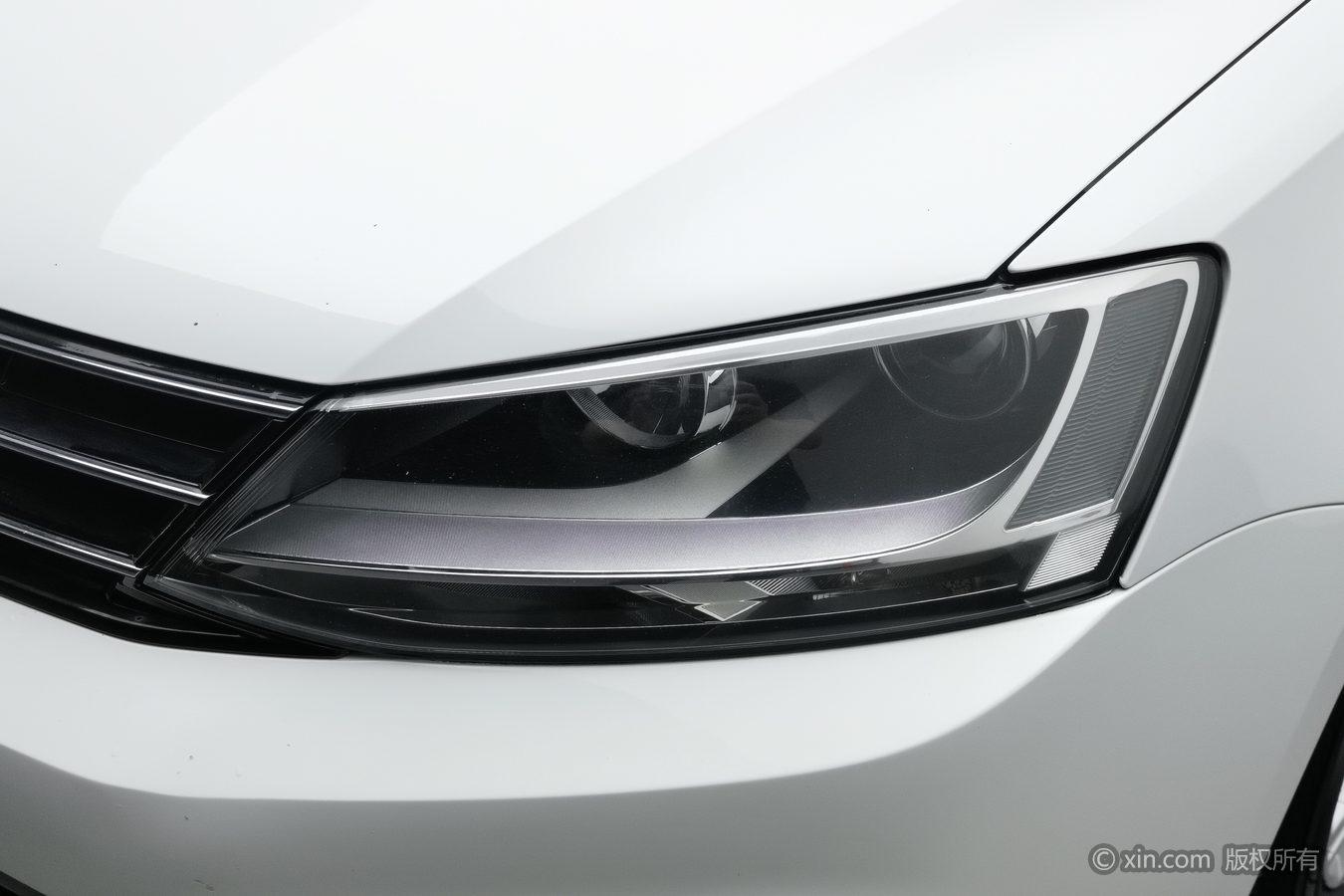 Volkswagen Sagitar 2015 1.6L AT Comfort