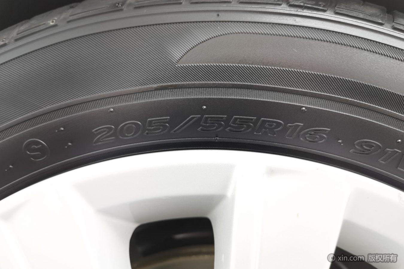 Volkswagen Sagitar 2015 1.6L AT Comfort