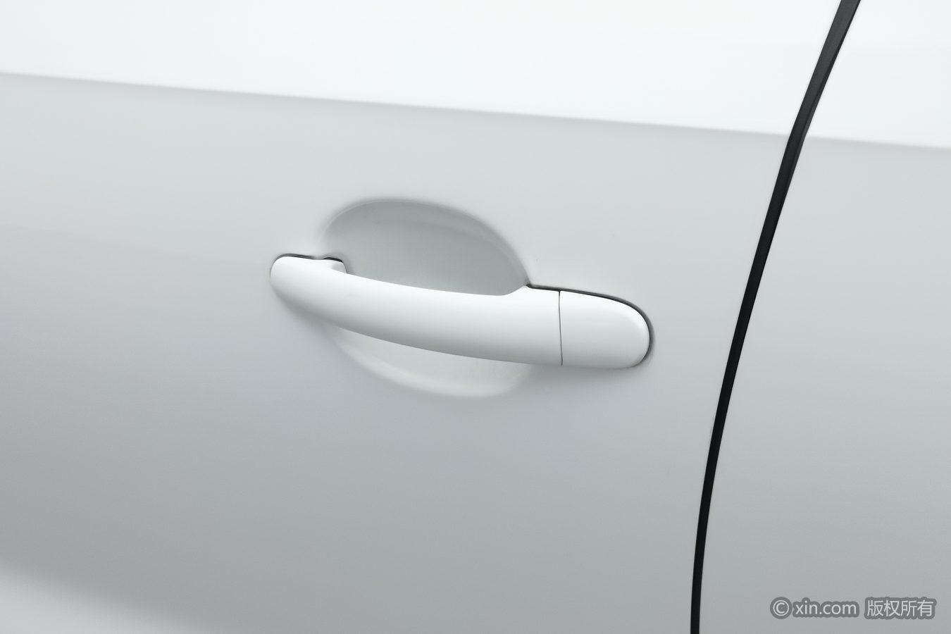 Volkswagen Sagitar 2015 1.6L AT Comfort