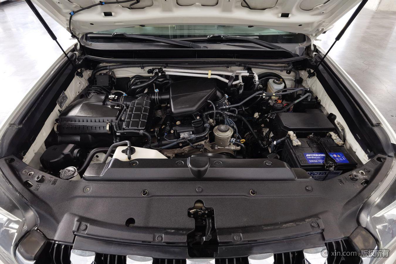 Toyota Land Cruiser Prado 2016 2.7L AT Luxury