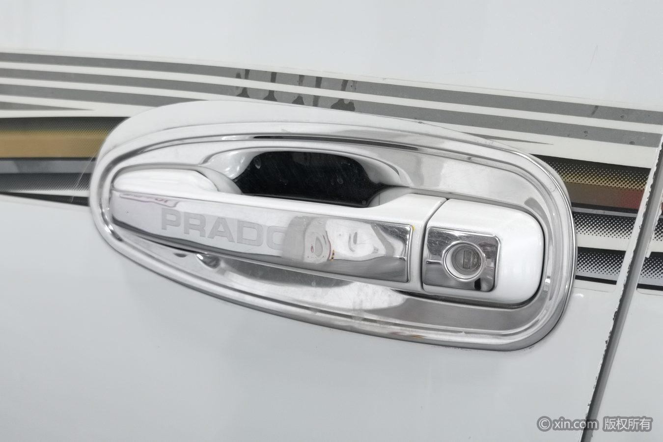 Toyota Land Cruiser Prado 2016 2.7L AT Luxury