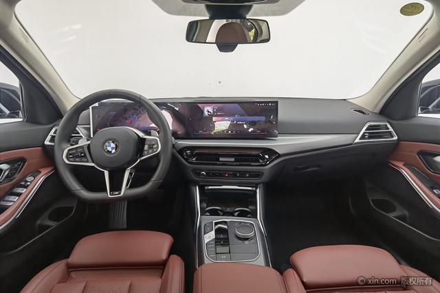 BMW 3-Series 2025 325i M — фото 13