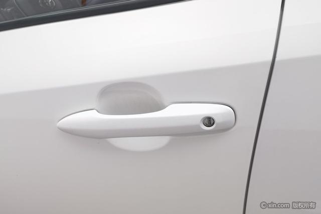 Toyota Corolla 2023 Белый из Китая, фото 5