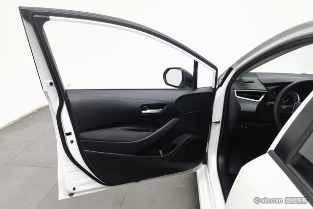 Toyota Corolla 2023 Белый из Китая, фото 6