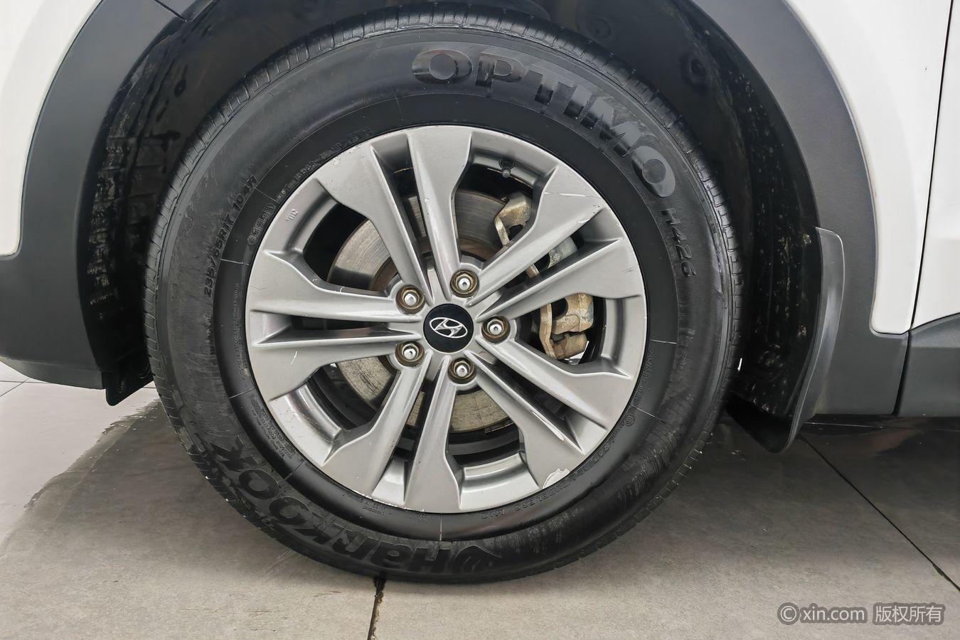 Hyundai Santa Fe 2015 2.0T AT 5 мест