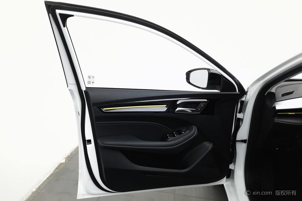 Roewe i5, фото 21